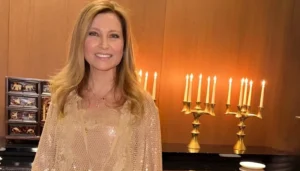 كلودين صعب بإطلالة شبكية مرصّعة بالترتر من إيلي صعب احتفالاً بعيد ميلادها (صور)