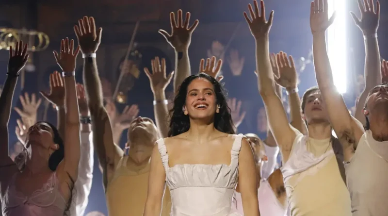 بيورك وروزاليا يقدمان ثنائية مذهلة في جوائز بريت 2026 (فيديو)