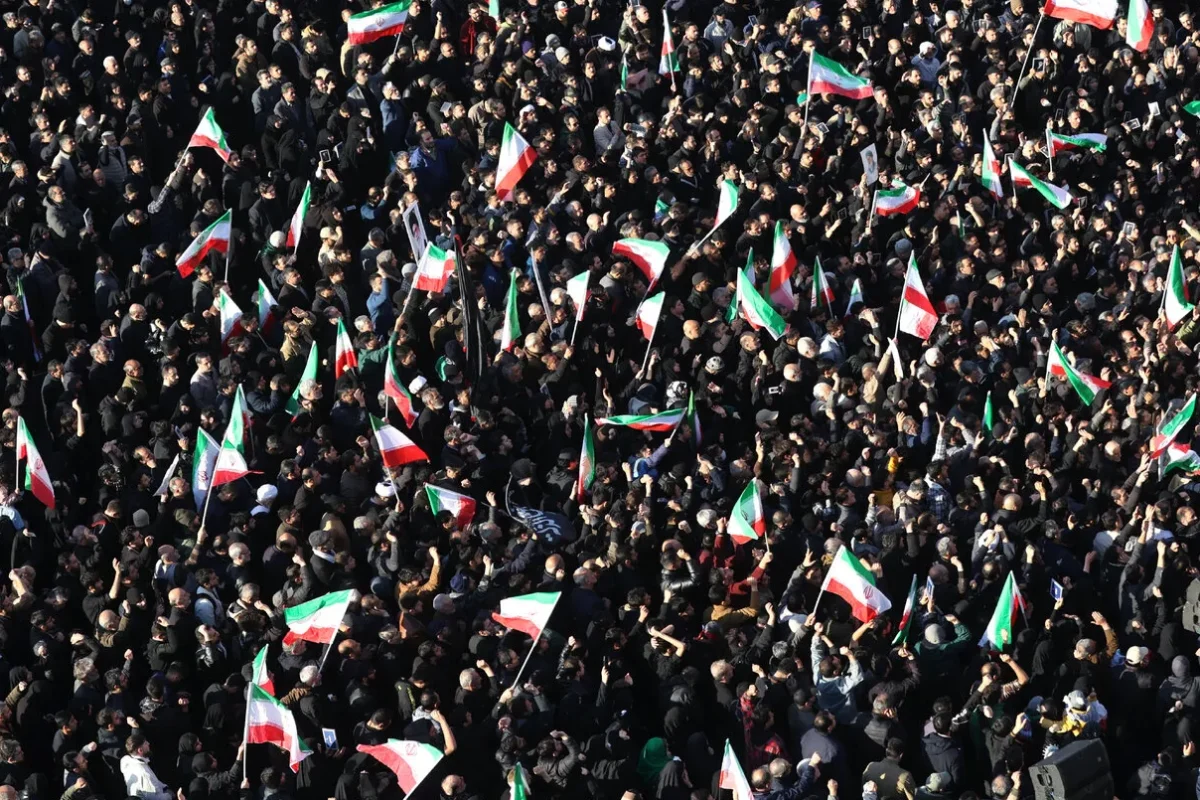 ساعات بعد حظر ترامب… “كلود” يقود العمليات الأميركية في الهجوم على إيران