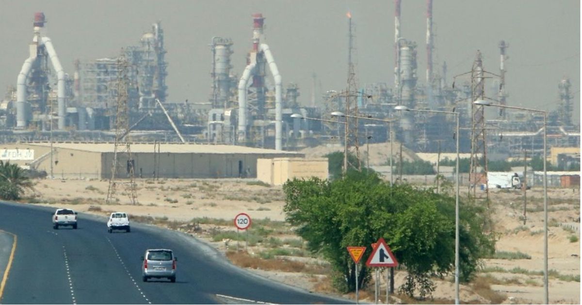 الكويت تعلن خفضا احترازيا لإنتاج النفط بسبب الحرب على إيران