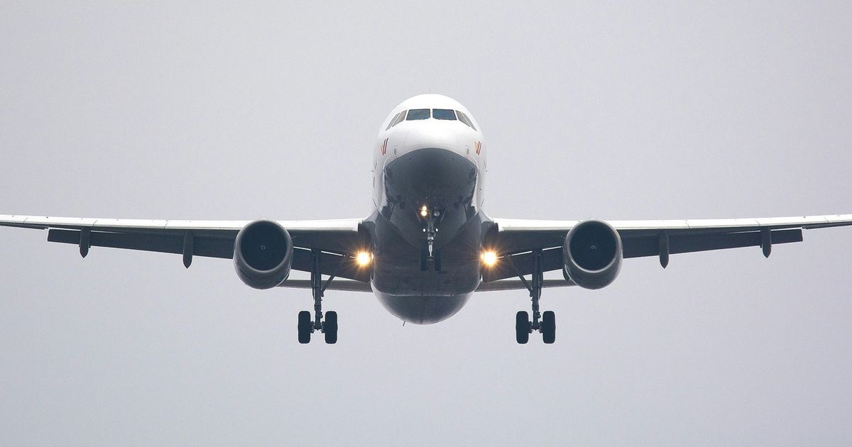 ارتفاع النفط يربك الطيران العالمي.. شركات كبرى ترفع أسعار الرحلات