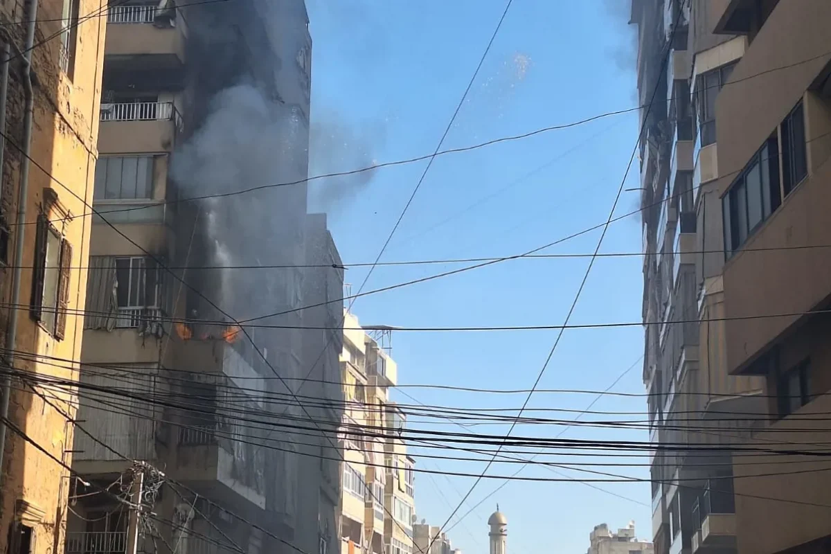 بالفيديو- تصعيد إسرائيلي خطر بالعاصمة بيروت… استهداف شقة سكنية جديدة في منطقة زقاق البلاط