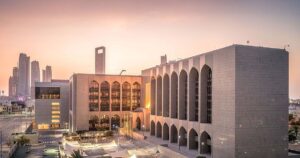 920 مليار درهم.. تحرك إماراتي طارئ لحماية البنوك من اضطرابات المنطقة