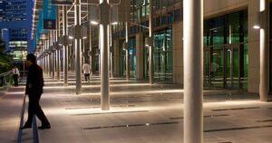 ستاندرد آند بورز: الحرب تهدد بخروج 307 مليارات دولار من البنوك الخليجية