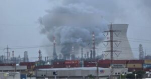 ضربة إيران الصاروخية لمصفاة حيفا تهوي بأسهم شركة “بازان”