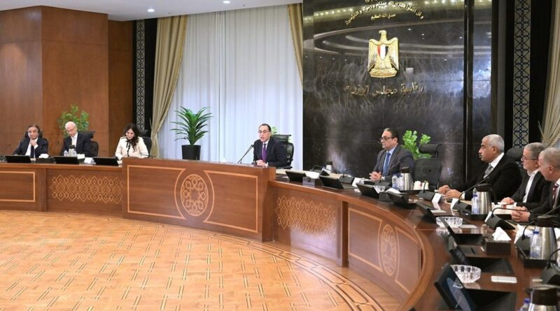 إجراءات لترشيد استهلاك الطاقة.. مصر تحدد مواعيد إغلاق مبكرة للأسواق والمقاهي