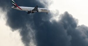 الإمارات تدفع الثمن الأكبر.. كم خسرت بعد شهر تحت النار؟