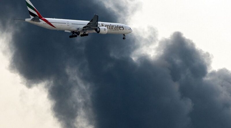 الإمارات تدفع الثمن الأكبر.. كم خسرت بعد شهر تحت النار؟