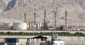 إيران تعلن ارتفاع صادراتها النفطية وتؤكد جاهزيتها لكل السيناريوهات