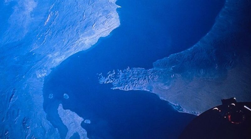 اقتصادي أمريكي يحذر من انهيار عالمي وشيك بسبب حرب إيران “ضرر يستعصي إصلاحه”