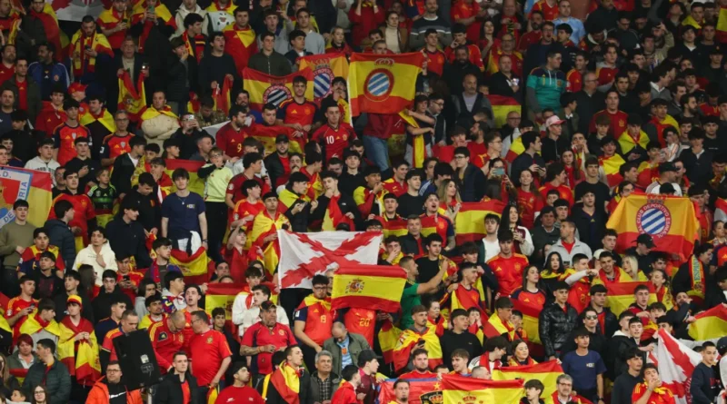 “من لا يقفز فهو مسلم”… أول تحرّك من “فيفا” بعد هتافات عنصرية خلال مباراة مصر وإسبانيا