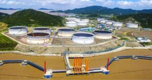 بلومبيرغ: الصين تضخ مليون برميل نفط يوميا لمواجهة تداعيات الحرب