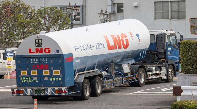 اليابان تسحب من مخزوناتها النفطية لمواجهة أزمة محتملة في الإمدادات