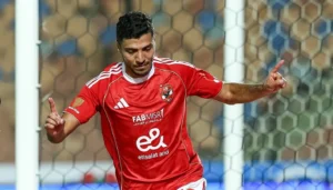 مقصية مضحكة من مهاجم الأهلي المصري تتحوّل إلى مادة للسخرية (فيديو)