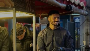 التركي “بائع الذرة الوسيم” يشعل “السوشال ميديا” (فيديو)