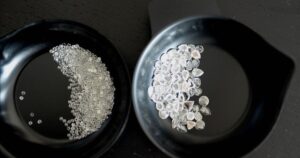 الإمارات تستحوذ على نحو 80 بالمئة من صادرات الألماس الأنجولي