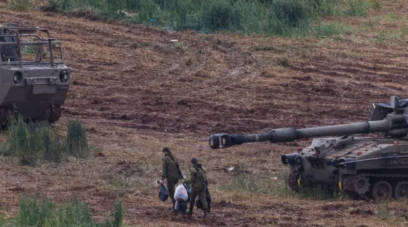 إعلام عبري: الجيش الإسرائيلي “سيُطهّر” جنوب لبنان بعد تثبيت خط الفصل مع “حزب الله”
                         , بدء عودة النازحين إلى الضاحية الجنوبية وبلدات جنوب لبنان… كيف يبدو المشهد؟ (صور وفيديو)