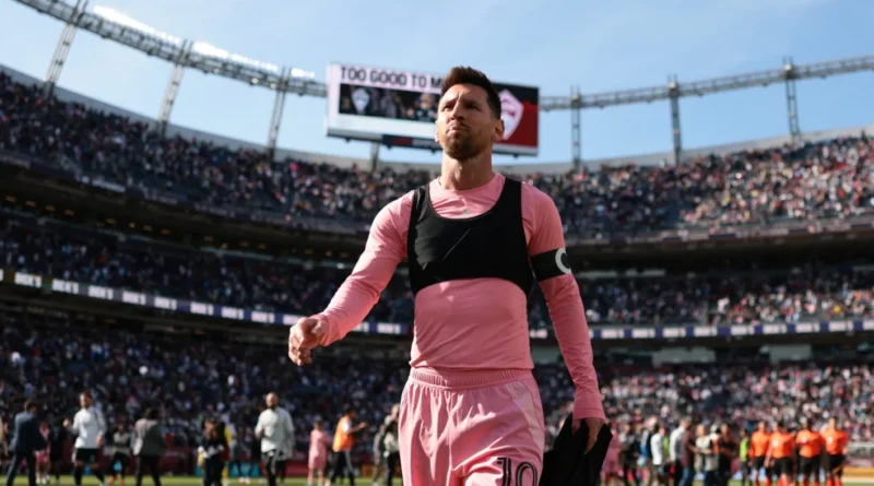 هل قلد ميسي احتفال كريستيانو رونالدو؟ (فيديو وصور)