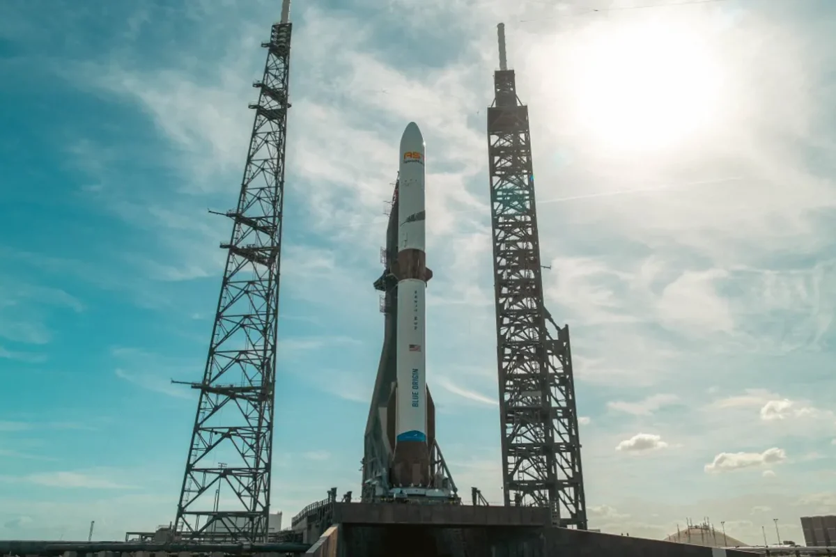 جيف بيزوس يحقق إنجازاً جديداً: “بلو أوريجين” تنجح في إعادة استخدام صاروخ “نيو غلين”