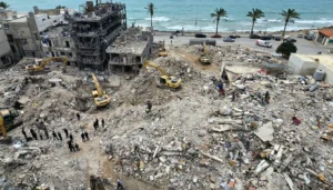 لحظات قبل وقف إطلاق النار في لبنان… ضحايا ومفقودون بغاراتٍ دمّرت حياً سكنياً في مدينة صور (فيديو)