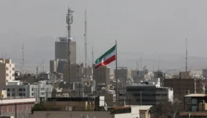 50  يوماً بلا إنترنت: كيف شلّ الحجب الاقتصاد في إيران؟