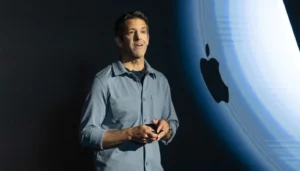 “أبل” تعين جون تيرنوس رئيساً تنفيذياً جديداً لها