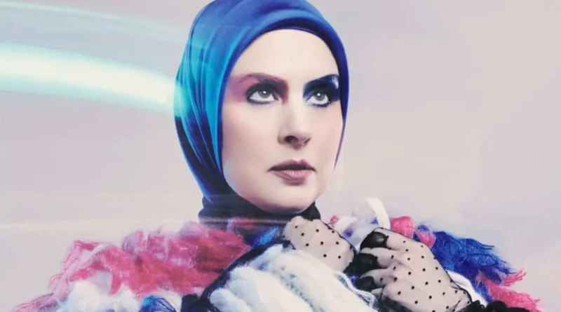 سامية بنشاو… قصة نجاح محجبة غيّرت صورة المرأة المسلمة في الموضة (صور وفيديو)