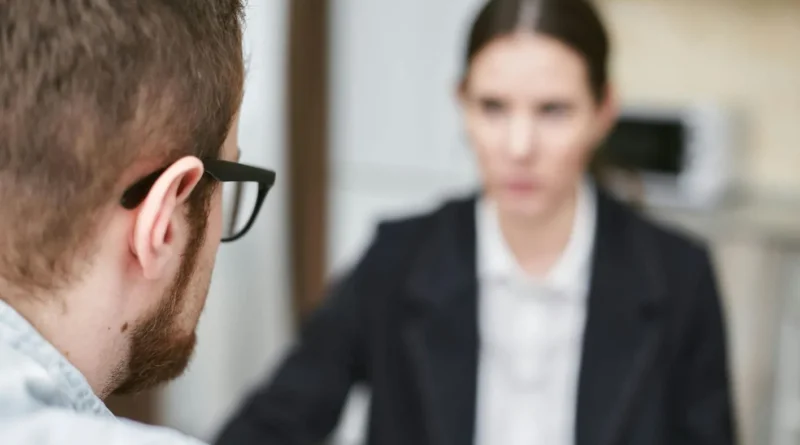 الرجل السهل ليس دائماً الأفضل… حاذري الدخول في علاقة مع “كيس بلاستيكي”