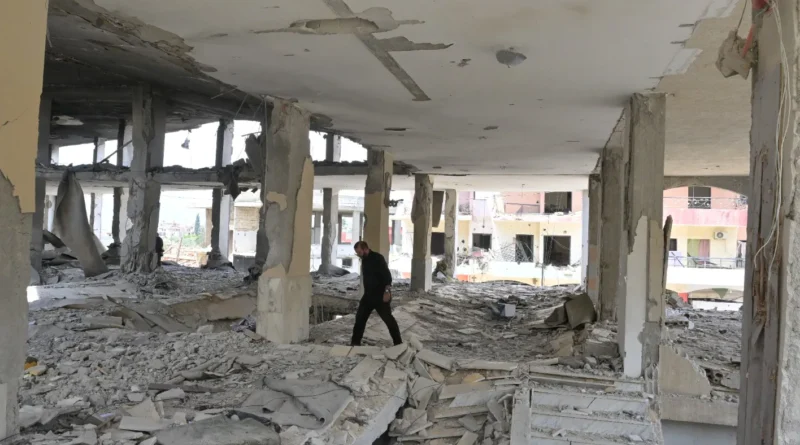 إسرائيل تواصل نسف منازل في جنوب لبنان… وسقوط ضحية بغارة على الجبور في البقاع الغربي
                         , 
                   هل تقبل إسرائيل بغير التفاوض المباشر مع لبنان؟