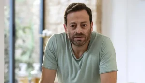 بديع أبو شقرا يقدّم “بآمن فيك”… عمل ينقل إيمان اللبنانيّين