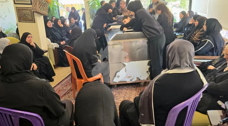 عائلة الإعلامية آمال خليل تودّعها في البيسارية جنوب لبنان (صور)
                         , عون عن استشهاد آمال خليل: تعمّد إسرائيل استهداف الإعلاميين هدفه إخفاء ارتكاباتها العدوانية ضد لبنان , 
                   حين يصبح الإعلام خط تماس مع الخطر… صحا