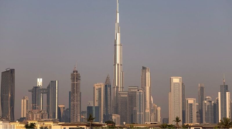 فندق سانت ريجيس النخلة في دبي يقلص خدماته بدعوى “التجديد”