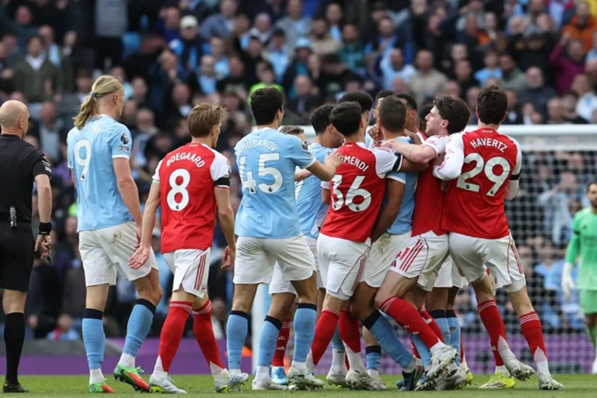 من سيحسم لقب الدوري الإنكليزي إذا تعادل مانشستر سيتي وآرسنال بالنقاط والأهداف؟