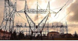 تداعيات الحرب تطيح بنصف إمدادات الطاقة في العراق.. عجز بـ 30 ألف ميغاواط