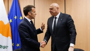 ماكرون: دعم متواصل للبنان لترسيخ السيادة وحصر السلاح بيد الدولة
                         , جوزف عون: لبنان يقف عند مفترق طرق حاسم