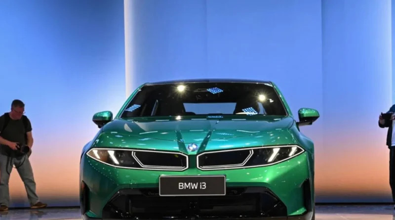 معرض بكين: المركبات الكهربائيّة تقود أكبر حدث عالمي لصناعة السّيارات