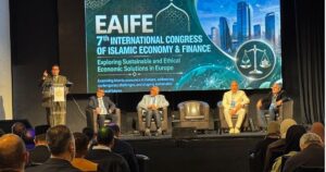 عشرات العلماء والباحثين في الاقتصاد الإسلامي يجتمعون بمؤتمر “إيفي” في بروكسل