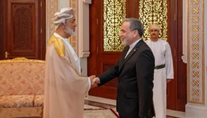 مكوكية عراقجي لا تكسر الخطوط الحمر: إنهاء الحرب قبل نقاش النووي الإيراني