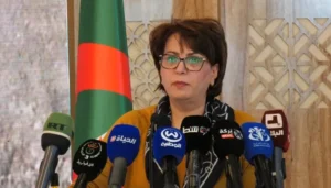 وزارة الثقافة الجزائرية ومشكلات توزيع الكتاب وحقوق المؤلف