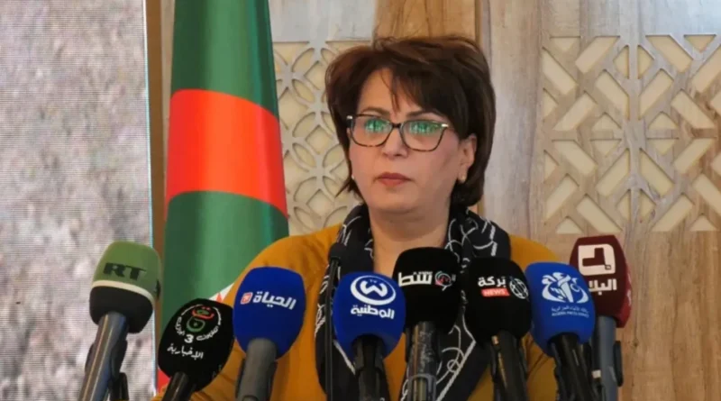 وزارة الثقافة الجزائرية ومشكلات توزيع الكتاب وحقوق المؤلف