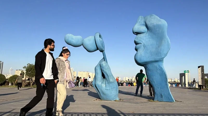 حين يُصادَر العقل: من تعليم معلّب إلى وعي مغيَّب