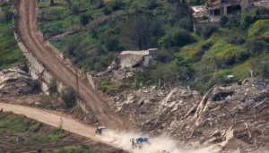 لبنان يتحرّك لاحتواء التصعيد الإسرائيلي… اتّصالات مع واشنطن لتثبيت وقف النار
                         , الانفجار الأعنف بين الرئيس جوزف عون و”حزب الله” , 
                   كيف يمكن أن تواجه السلطة اللبنانية “انقلاب حزب الله”؟