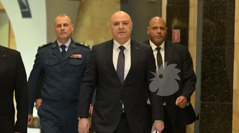 تقرير أمني إسرائيلي: حياة الرئيس اللبناني جوزف عون بخطر بسبب المفاوضات مع إسرائيل
                         , لبنان وإسرائيل نحو “اتفاق تطبيع”؟ , 
                   هل ستتراجع الدولة اللبنانية عن المفاوضات المباشرة مع إسرائيل؟