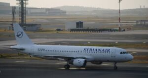 سوريا تعيد ربط أجوائها بمسارات الطيران الدولية رغم “التصنيفات التحوطية”