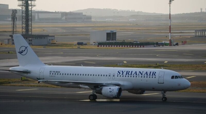 سوريا تعيد ربط أجوائها بمسارات الطيران الدولية رغم “التصنيفات التحوطية”