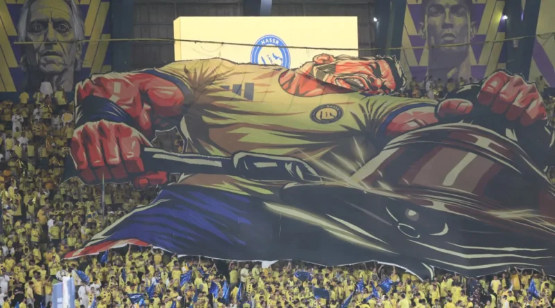 كم نقطة تفصل النصر عن لقب الدوري السعودي؟