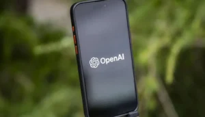 ثورة “أوبن أي آي” المقبلة: هاتف ذكي يعتمد على “الوكلاء الرقميّين” في 2028!