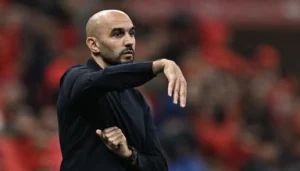 مفاجأة مدوية… وليد الركراكي ينافس مورينيو وكلوب لتدريب ريال مدريد