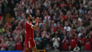 سلوت يُحدّد موعد عودة محمد صلاح إلى الملاعب