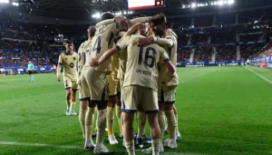 برشلونة ينجو من فخ أوساسونا ويدنو من لقب الدوري الإسباني